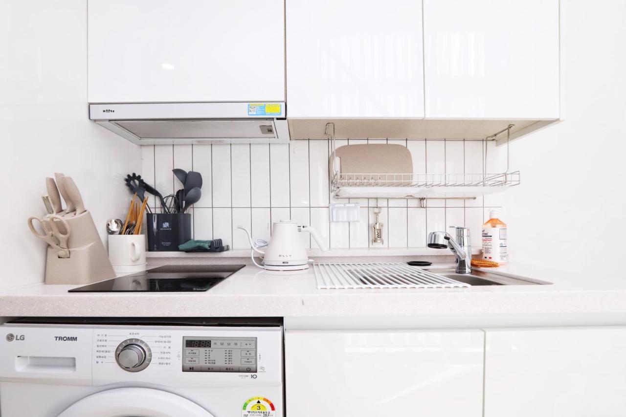 Apartment J Garden Myeongdong Station Сеул Екстериор снимка